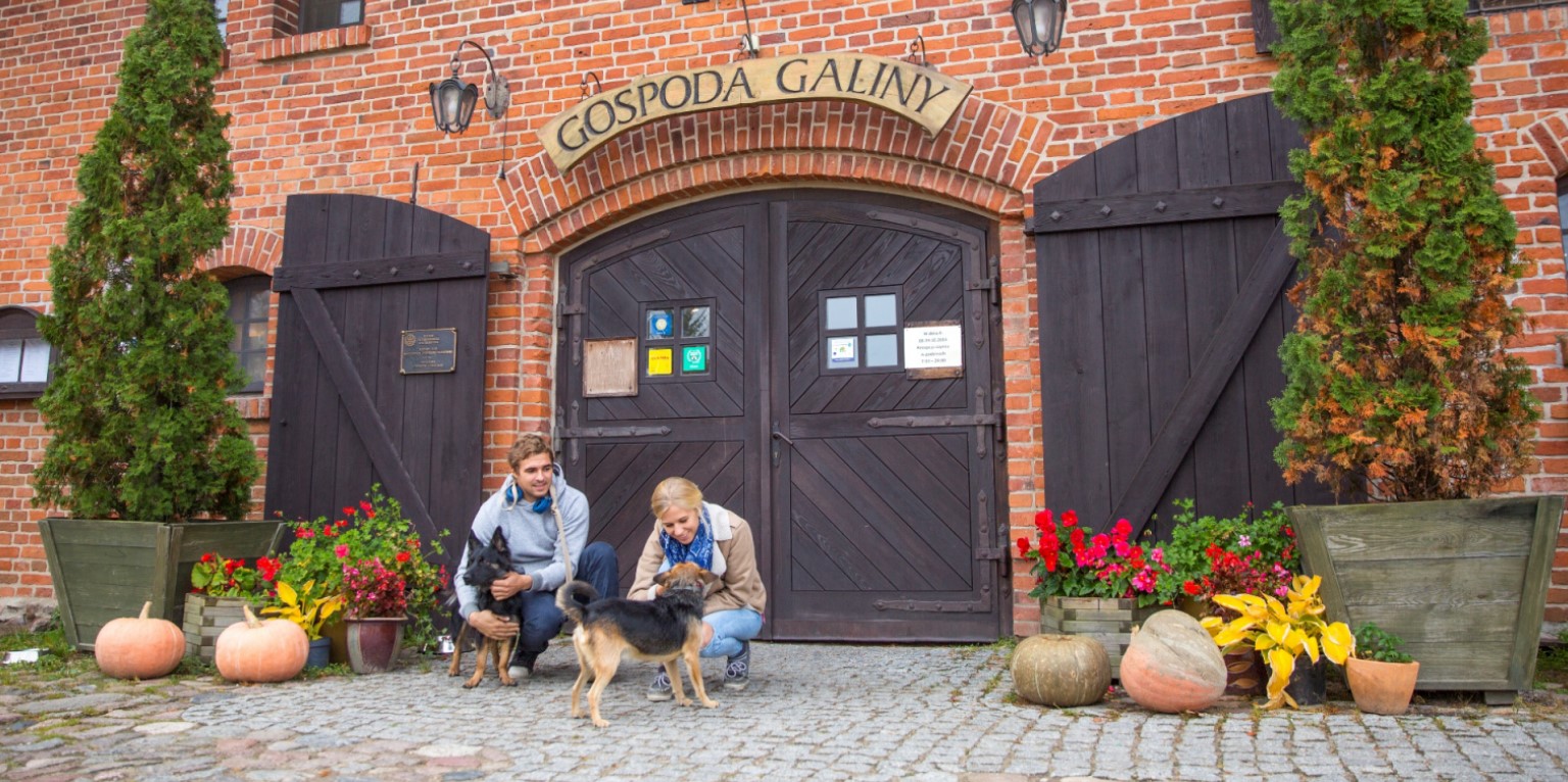 Palacio señorial hotel restaurante alojamiento apartamentos habitaciones en Polonia Mazury