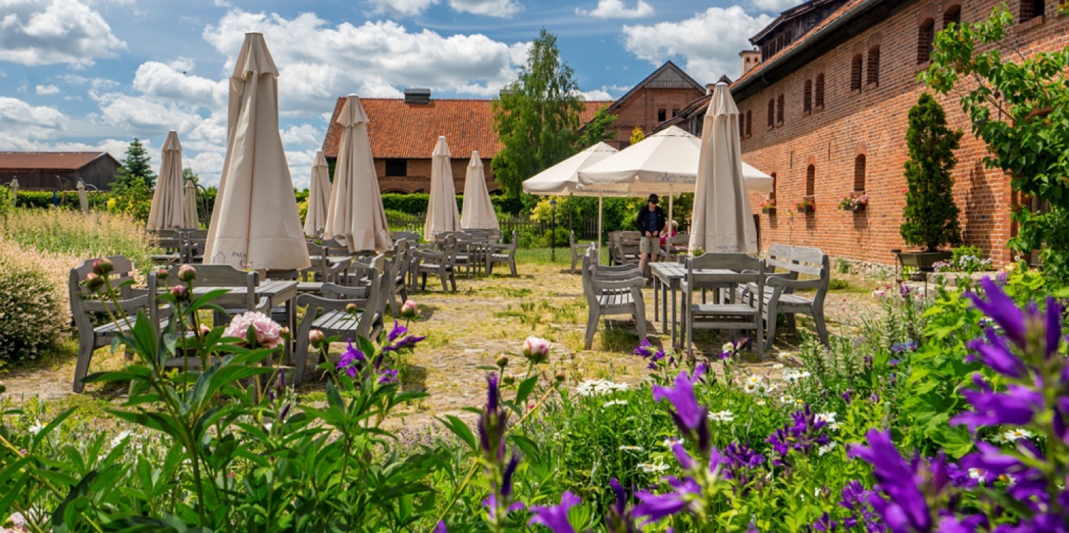 Palacio señorial hotel restaurante alojamiento apartamentos habitaciones en Polonia Mazury